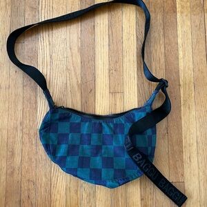 BAGGU small crescent in navy check